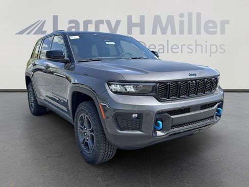 New 2025 Jeep Grand Cherokee Trailhawk image 2