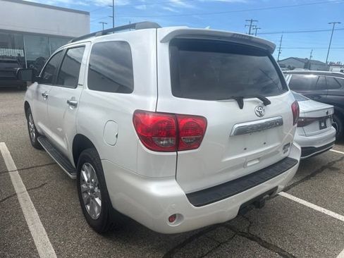Used 2017 Toyota Sequoia Platinum AWD/4WD image 6