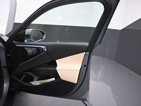 Certified 2025 BMW X3 xDrive30i w/ Premium Package image 17