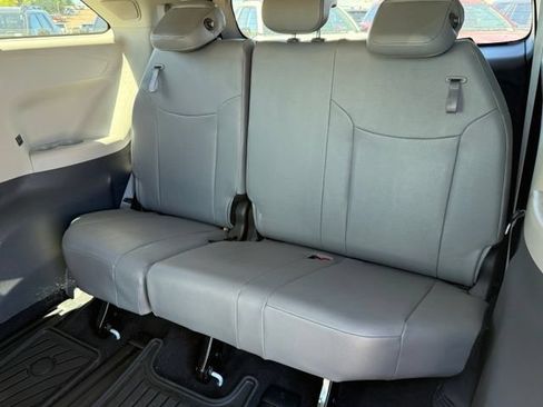Used 2024 Toyota Sienna XLE w/ XLE Plus Package AWD/4WD image 17