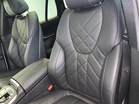Used 2023 BMW X5 xDrive40i w/ M Sport Package AWD/4WD image 22