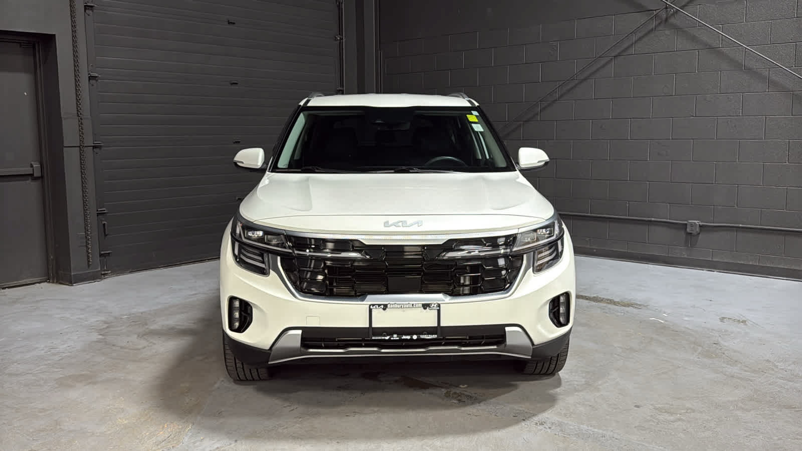 Used 2024 Kia Seltos SX AWD/4WD image 2