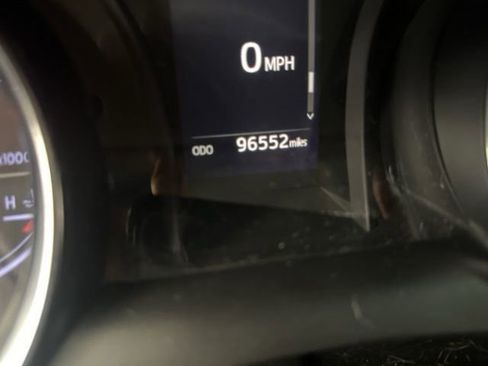 Used 2018 Toyota Camry LE FWD image 2