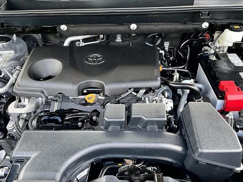 Used 2023 Toyota RAV4 LE AWD/4WD image 10