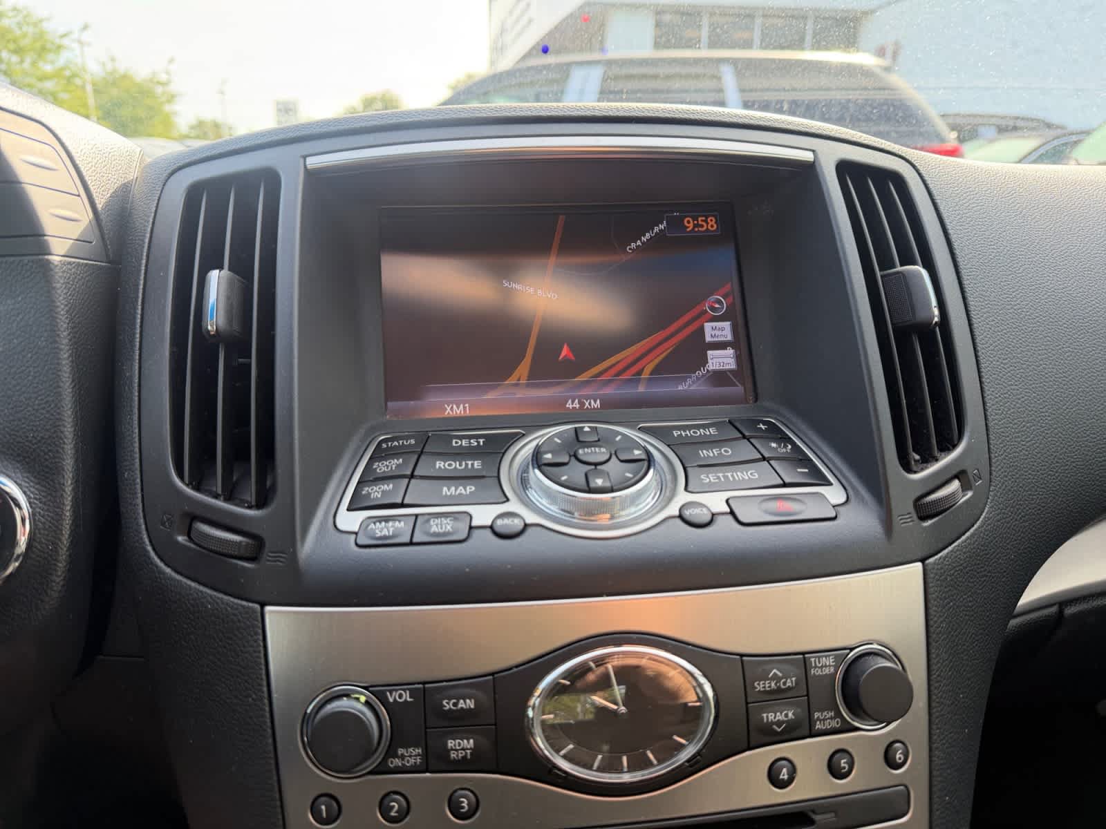Used 2015 INFINITI Q40 AWD w/ Navigation Package image 29
