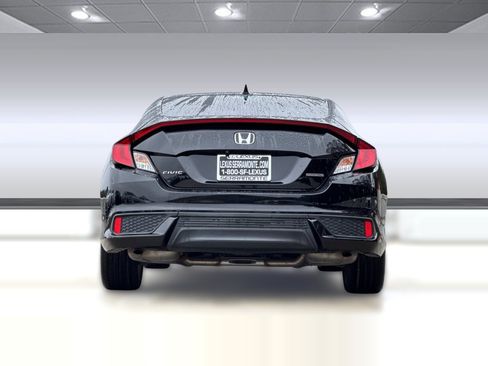 Used 2019 Honda Civic Touring image 9