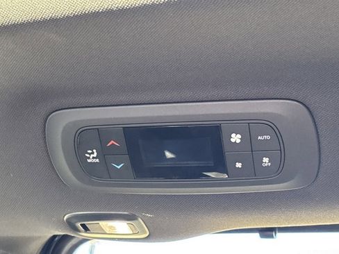 Used 2024 Chrysler Pacifica Touring-L w/ S Appearance Package image 19