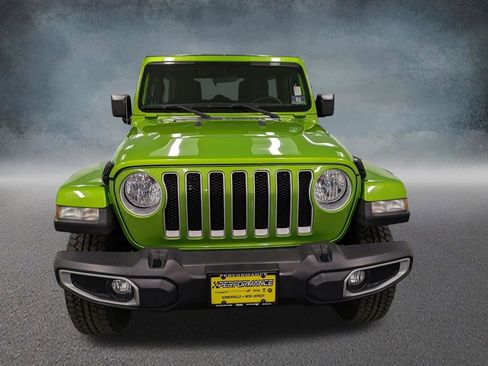 Used 2018 Jeep Wrangler Unlimited Sahara AWD/4WD image 2