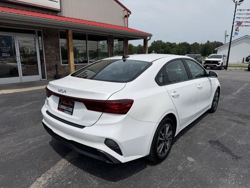 Used 2022 Kia Forte LXS FWD image 4