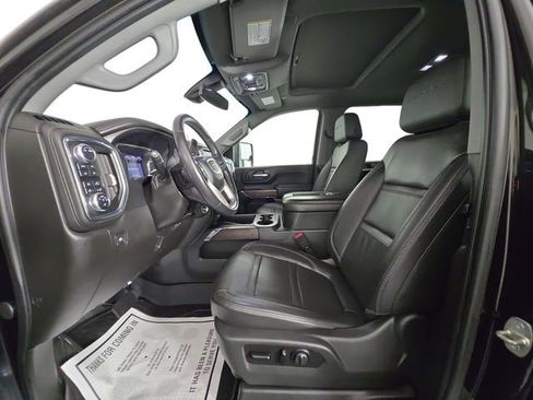 Used 2022 GMC Sierra 3500 Denali AWD/4WD image 9