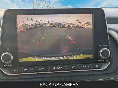 Used 2025 Nissan Rogue SV image 18