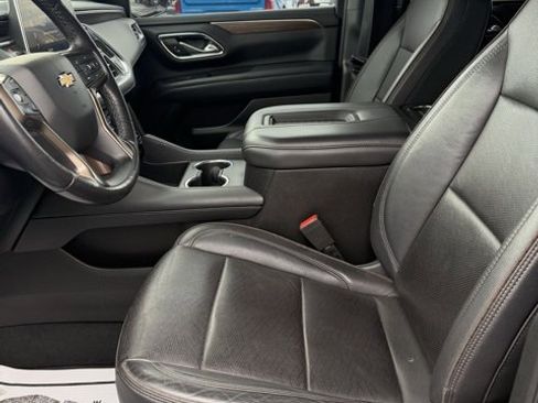 Used 2022 Chevrolet Suburban High Country image 15