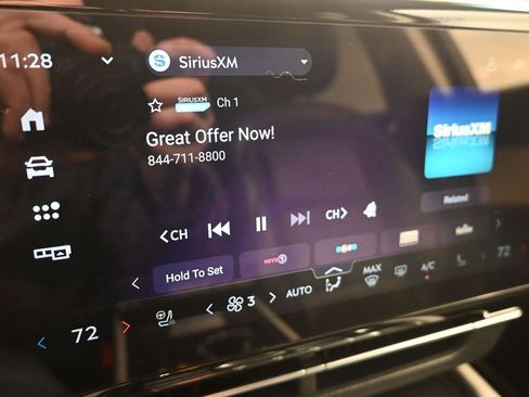 Used 2024 Lincoln Nautilus Reserve image 18