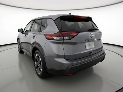 Used 2025 Nissan Rogue SV image 5