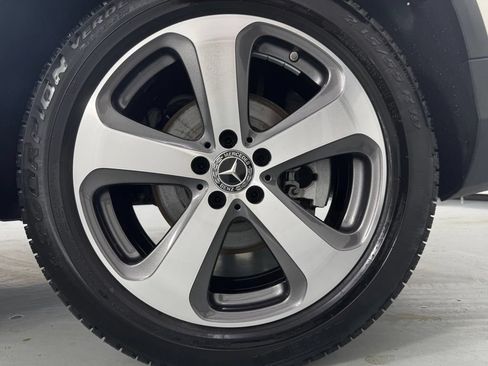 Used 2019 Mercedes-Benz GLC 300 4MATIC image 11