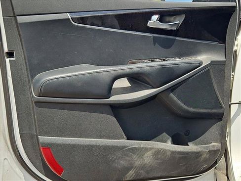 Used 2017 Kia Sorento AWD image 10