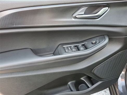 Used 2025 Jeep Grand Cherokee Laredo X image 10