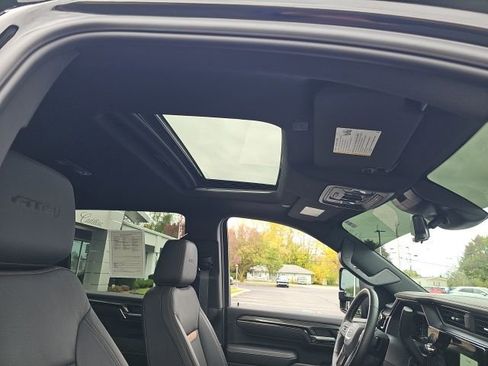 Used 2025 GMC Sierra 2500 AT4 w/ AT4 Premium Plus Package image 8