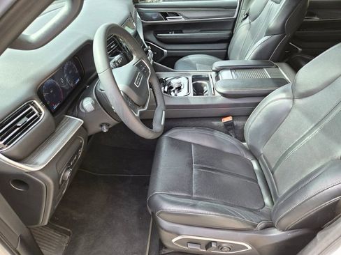 Used 2023 Jeep Wagoneer L Series II image 6