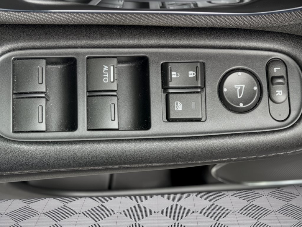 Used 2021 Honda HR-V EX image 15