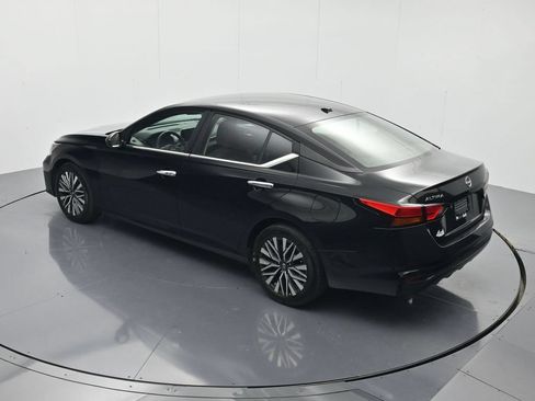 Used 2025 Nissan Altima 2.5 SV FWD image 34