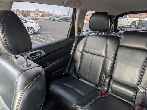 Used 2020 Nissan Pathfinder SL image 12
