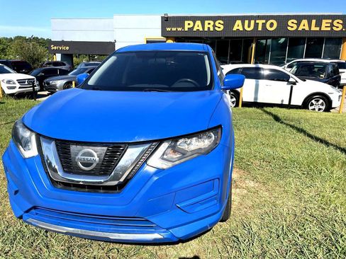 Used 2017 Nissan Rogue S FWD image 2