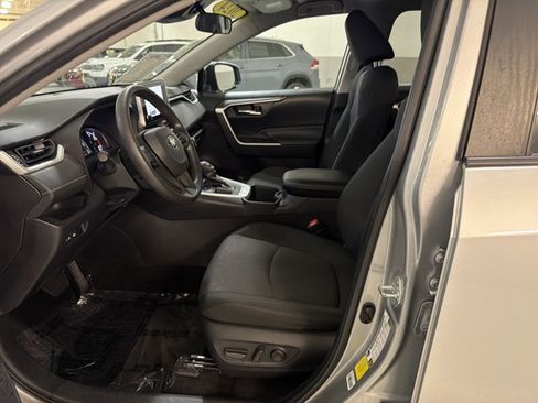Used 2024 Toyota RAV4 XLE FWD image 16