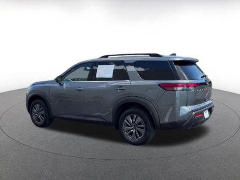 Used 2025 Nissan Pathfinder SV FWD image 10