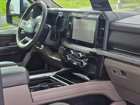 Certified 2025 Ford F450 Platinum w/ Platinum Plus Package AWD/4WD image 11