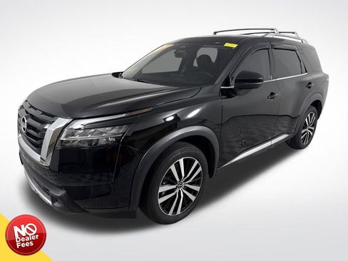 Used 2023 Nissan Pathfinder Platinum w/ Cargo Package image 8