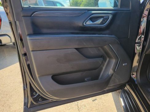 Used 2023 GMC Yukon XL SLT w/ SLT Premium Package RWD image 15