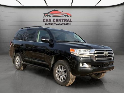 Used 2016 Toyota Land Cruiser w/ Four Season Floor Mat Package AWD/4WD image 7