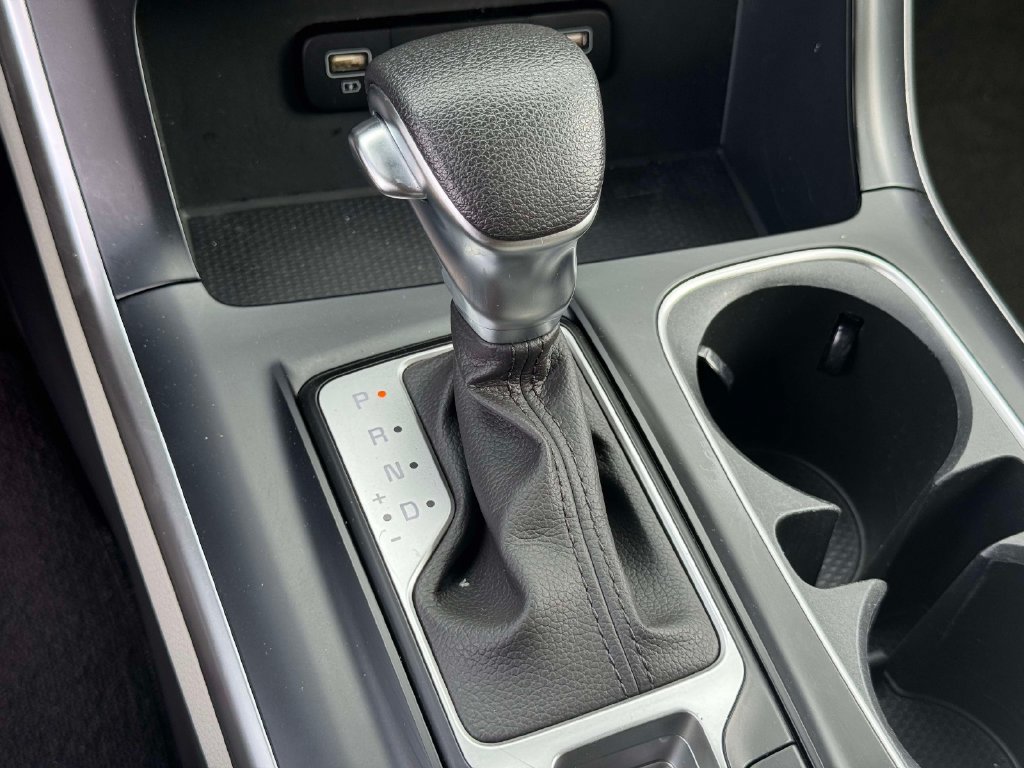 Certified 2024 Kia Carnival LX FWD image 31