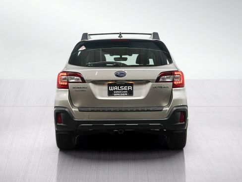 Used 2019 Subaru Outback 2.5i Premium w/ Popular Package #2 AWD/4WD image 4