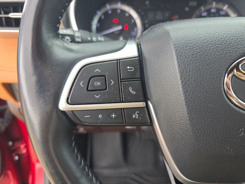 Used 2022 Toyota Highlander Platinum image 14
