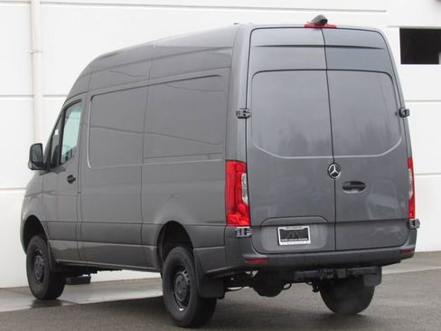 Used 2022 Mercedes-Benz Sprinter 144 Cargo image 5