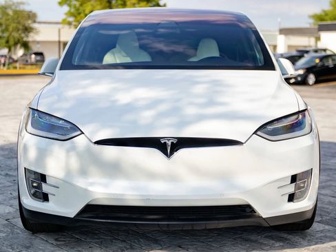 Used 2018 Tesla Model X 100D image 5