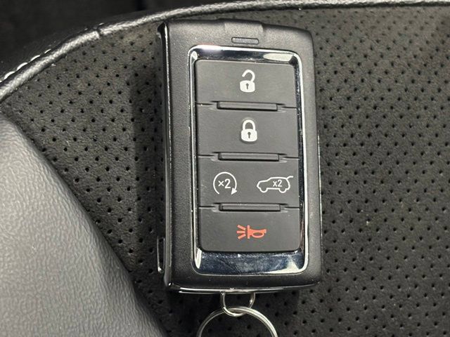 Used 2023 Jeep Grand Cherokee Altitude AWD/4WD image 35