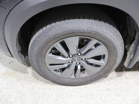 Used 2024 Nissan Pathfinder S AWD/4WD image 9