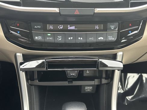 Used 2016 Honda Accord EX image 21