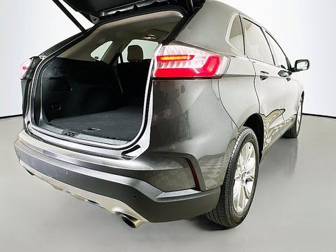 Used 2019 Ford Edge Titanium w/ Cold Weather Package AWD/4WD image 27