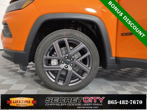 New 2026 Jeep Compass Latitude image 9