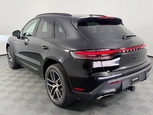 Certified 2025 Porsche Macan image 3