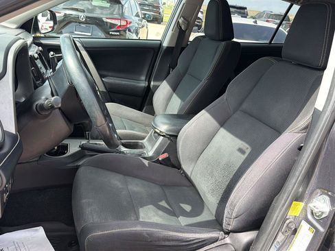 Used 2018 Toyota RAV4 XLE AWD/4WD image 11