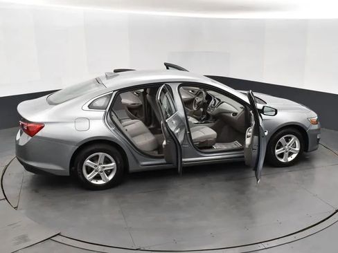 Used 2024 Chevrolet Malibu LT FWD image 6