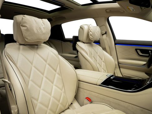 Used 2024 Mercedes-Benz Maybach S 580 4MATIC image 37