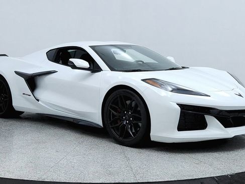 Used 2023 Chevrolet Corvette Z06 image 7