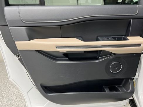 Used 2024 Ford Expedition Max XLT image 43