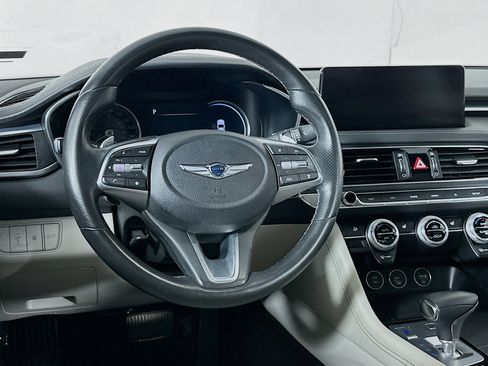 Used 2023 Genesis G70 2.0T image 17